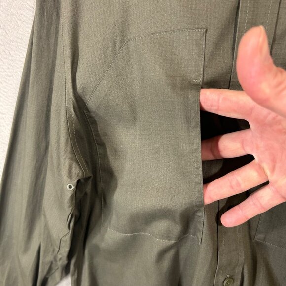 Oakley Men's M Performance Fit Button Up Shirt Rip Stop Quick Dry EUC - Picture 2 of 11